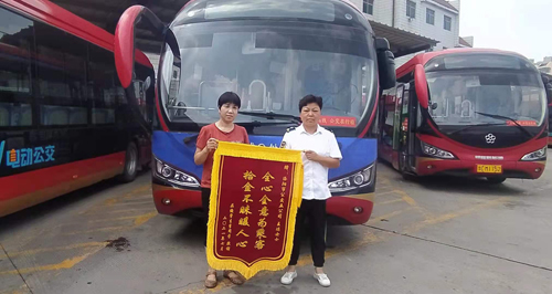 錦旗、感謝信里蘊含的濃濃真情