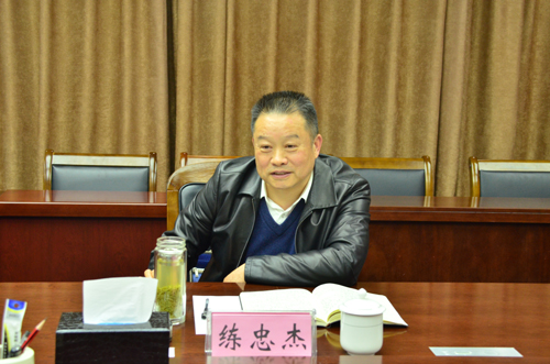 練忠杰到集團開(kāi)展警示教育暨黨風(fēng)廉政建設宣講