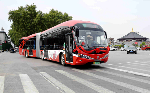 車(chē)靚，服務(wù)也靚