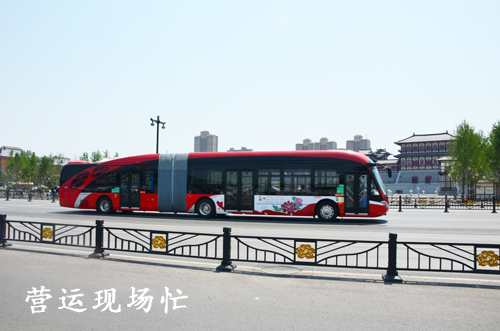 02 勞動(dòng)節里公交忙（營(yíng)運現場(chǎng)忙）.JPG